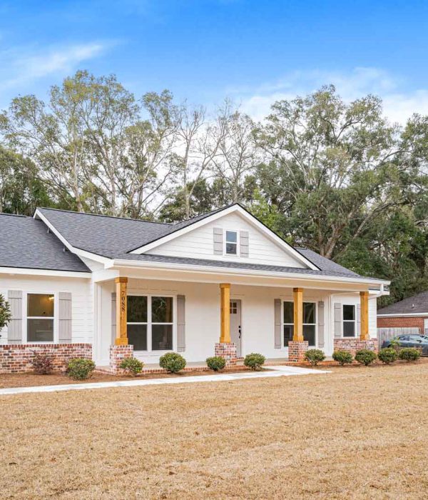 A custom home built in Mobile Alabama By Live Oak Custom homes